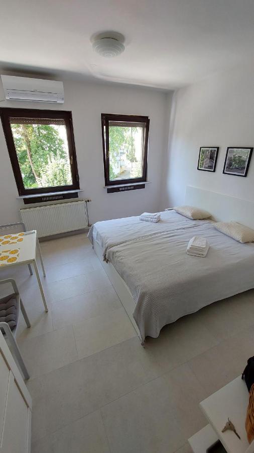 Cozy, Bright And Affordable Studio W/ Free Parking Любляна Екстериор снимка
